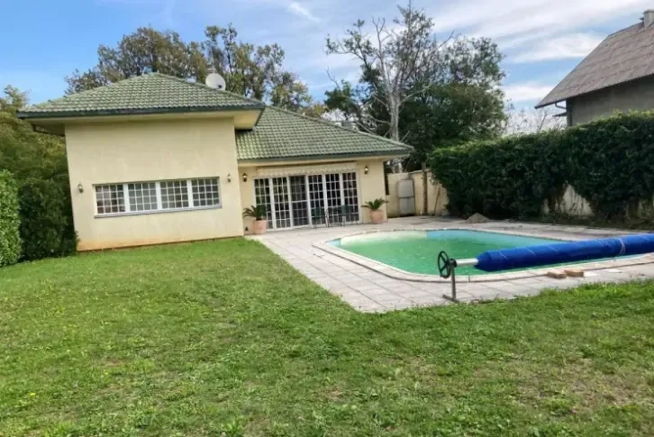 Beautiful house with a pool of 350 m2 in Zagreb, Croatia