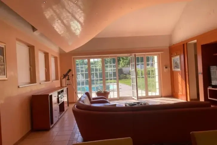 Beautiful house with a pool of 350 m2 in Zagreb, Croatia