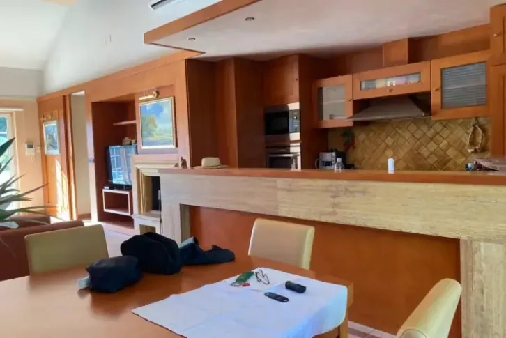 Beautiful house with a pool of 350 m2 in Zagreb, Croatia