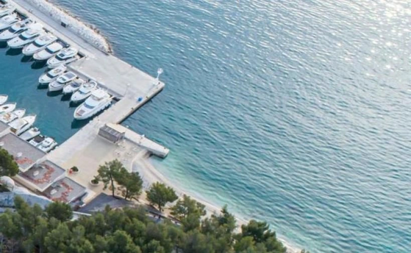 Квартира 2+1 на первой линии в Подстране, Хорватия