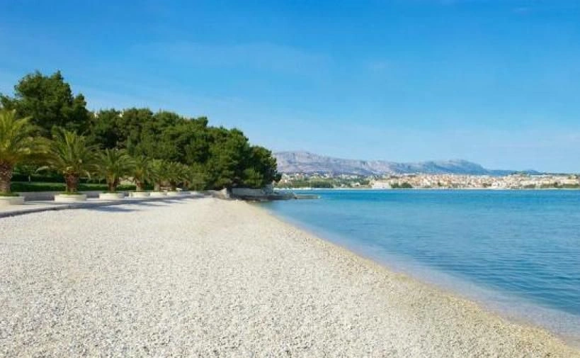 Квартира 2+1 на первой линии в Подстране, Хорватия