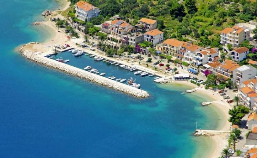 Terrain urbain à Podgora, en Croatie