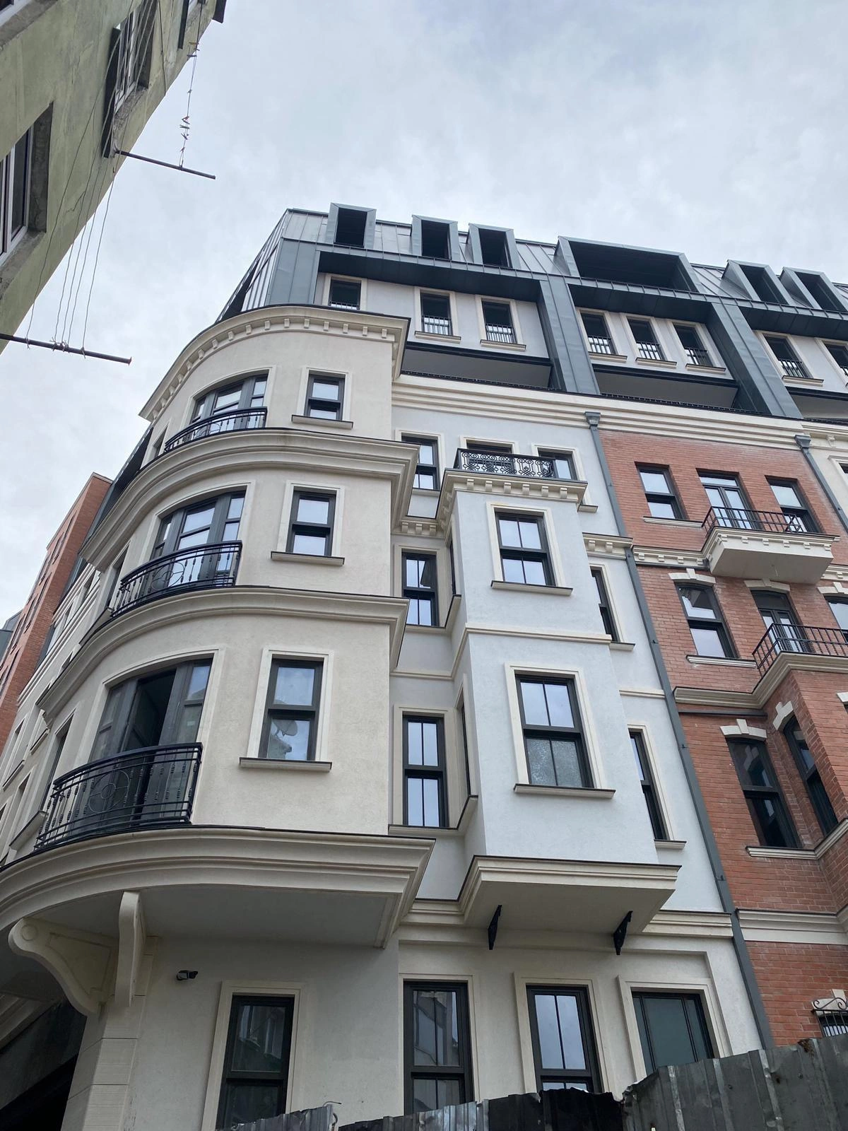 Apartments in a renovated project in Istanbul, Turkiye