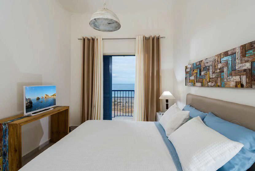 شقق في مجمّع سكني على الواجهة البحرية في كريت، اليونان