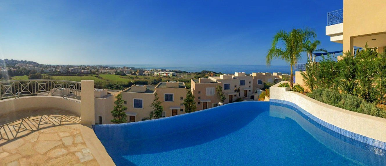 位于塞浦路斯帕福斯现代住宅区的别墅