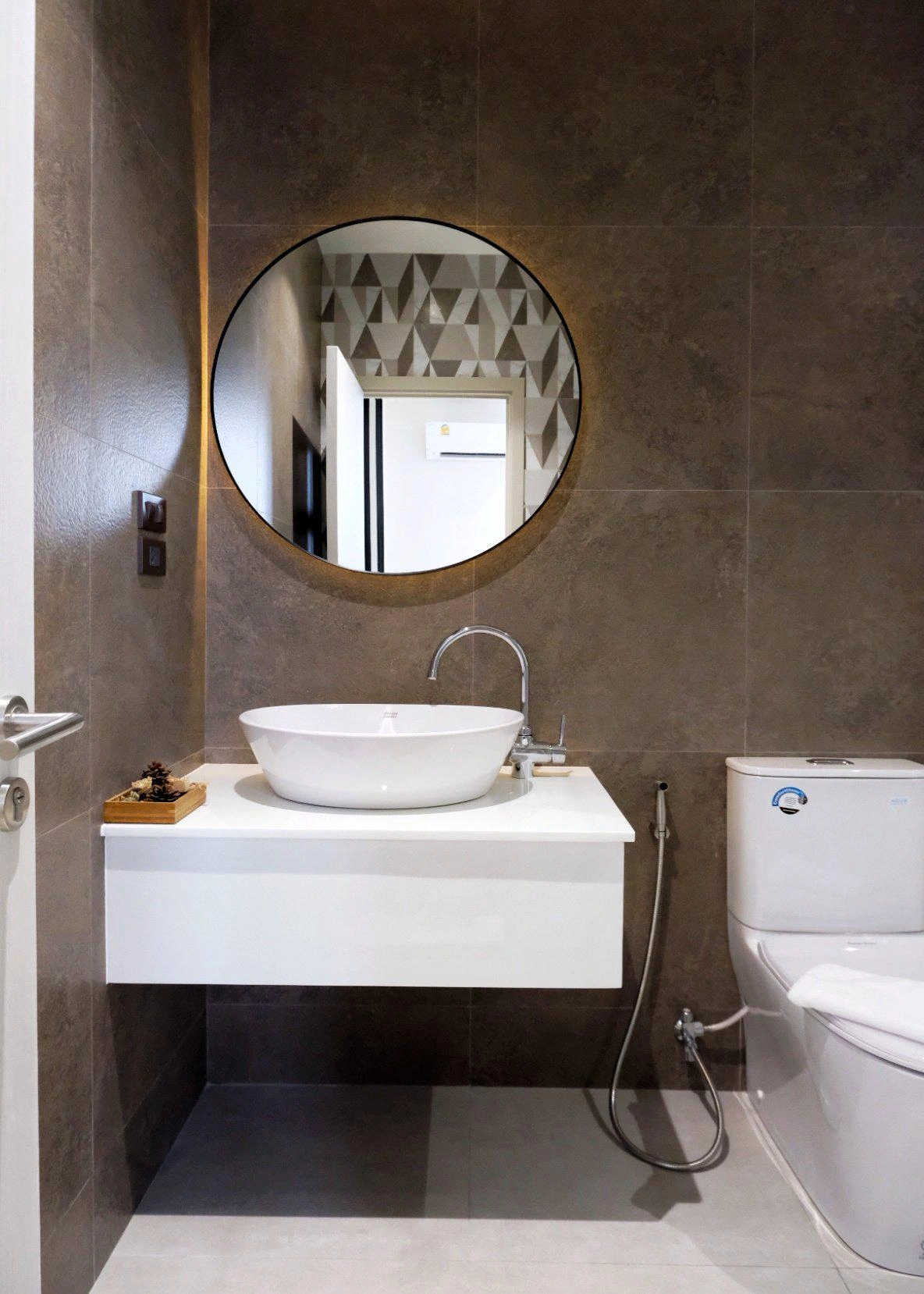 फुकेत, थाईलैंड में आधुनिक आवासीय परिसर के अपार्टमेंट