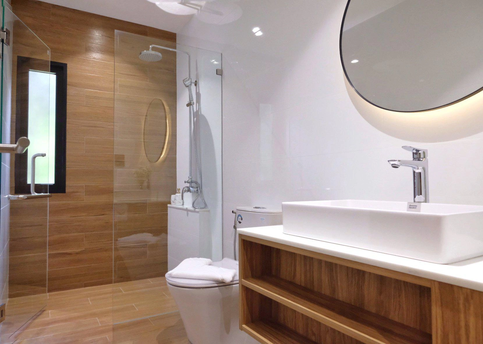 फुकेत, थाईलैंड में आधुनिक आवासीय परिसर के अपार्टमेंट