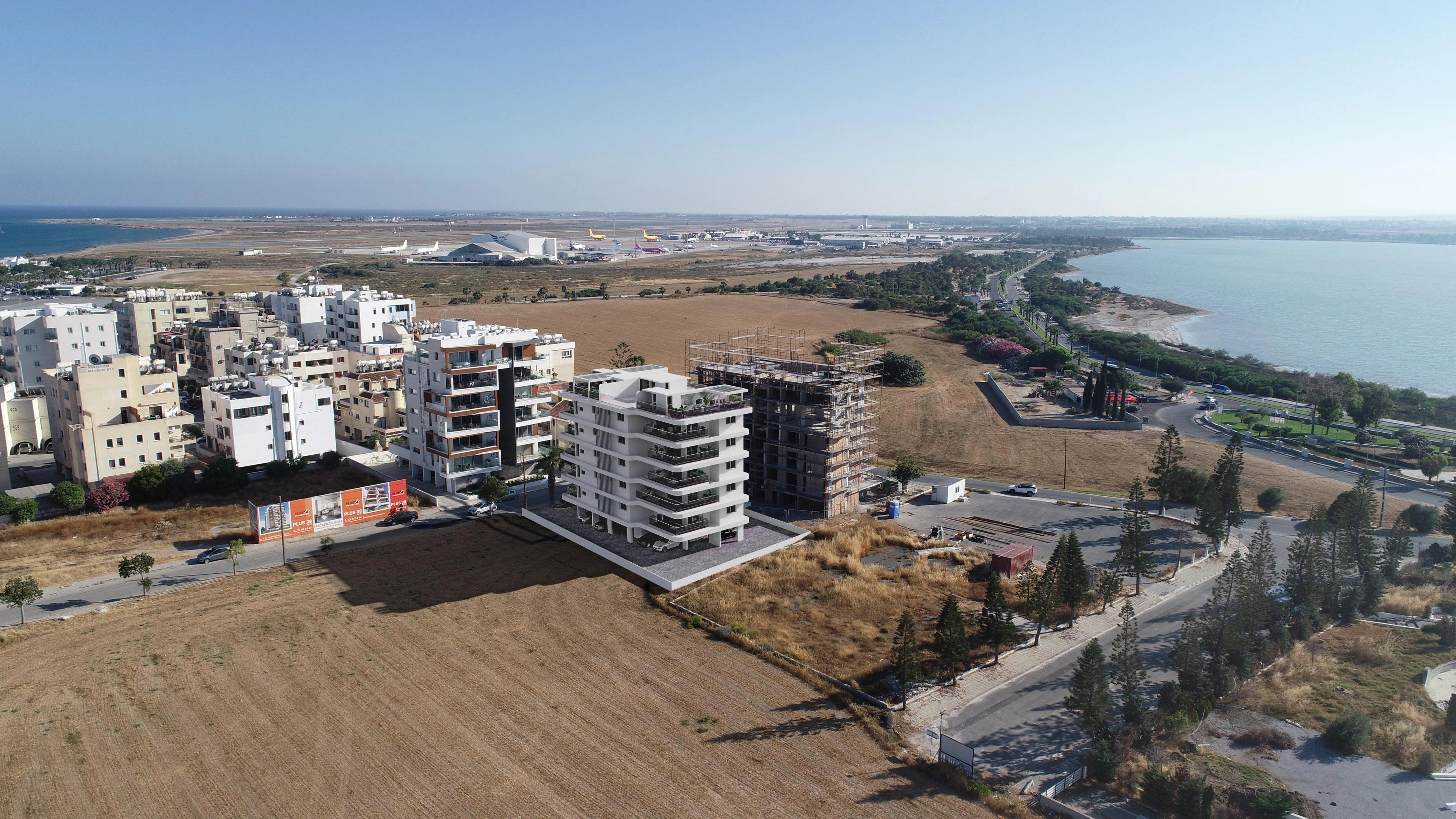 شقق في مجمّع سكني جديد بواجهة مباشرة إلى الشاطئ في لارنكا، قبرص