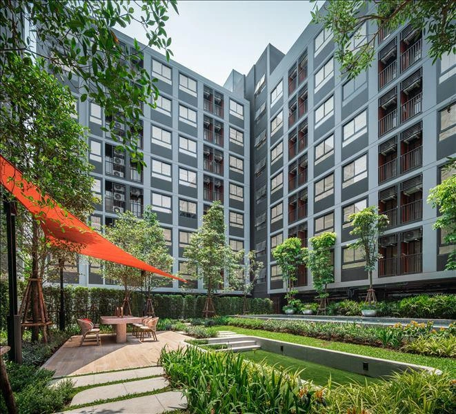 Apartments with a swimming pool in Bangkok, Thailand