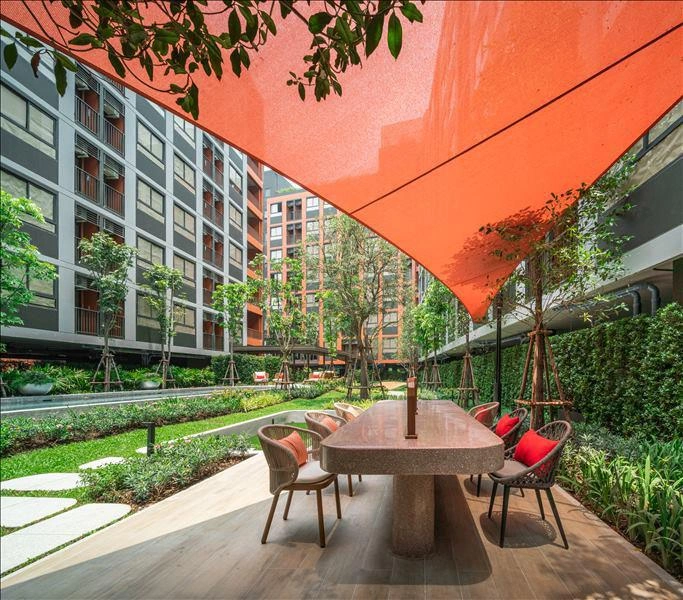 Apartments with a swimming pool in Bangkok, Thailand