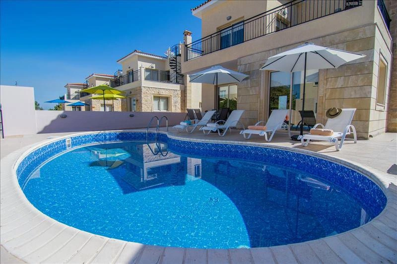 فيلات بإطلالات بانورامية في بافوس، قبرص