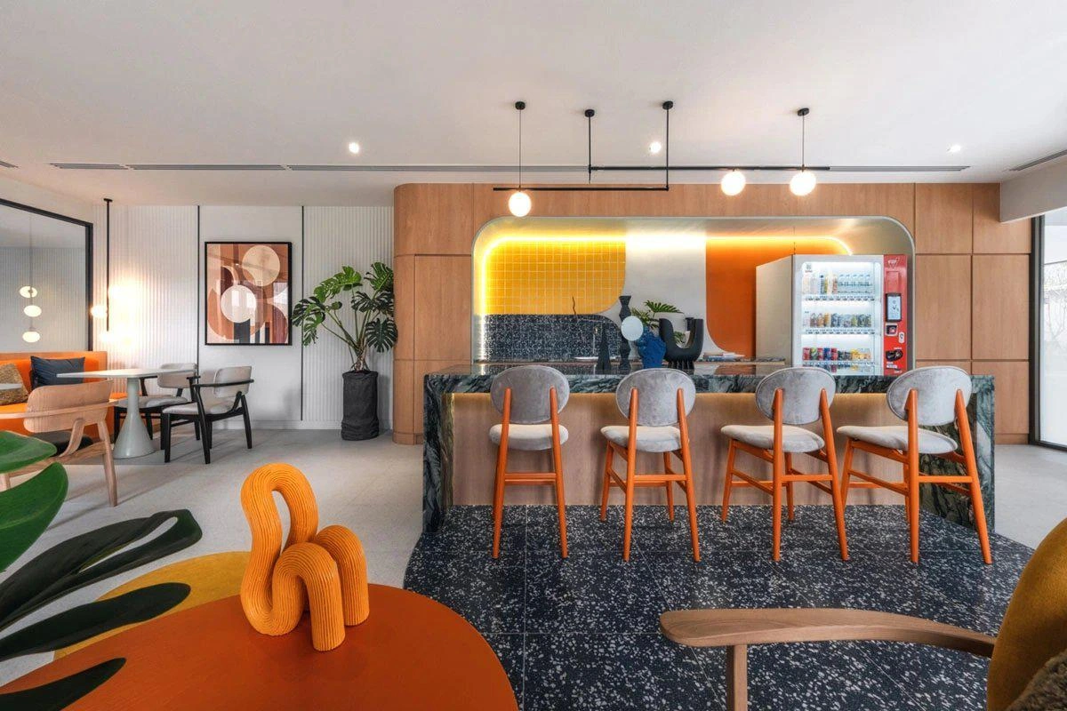 タイ・バンコクのモダンな住宅複合施設のアパート