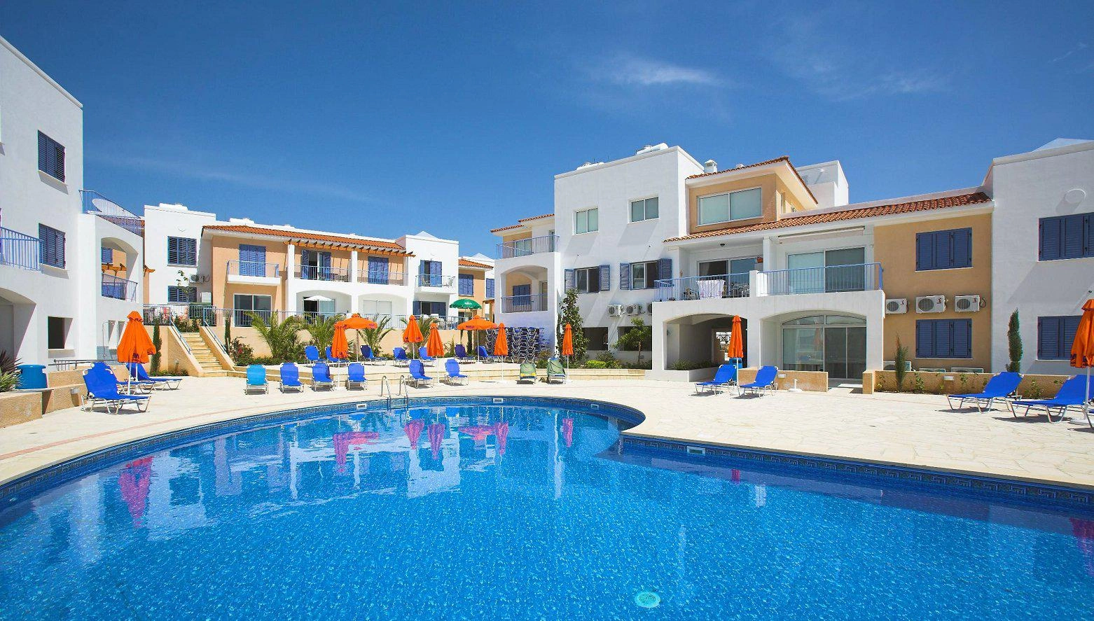 وحدات تاون هاوس في مجمع سكني بالقرب من شواطئ رملية في بافوس، قبرص