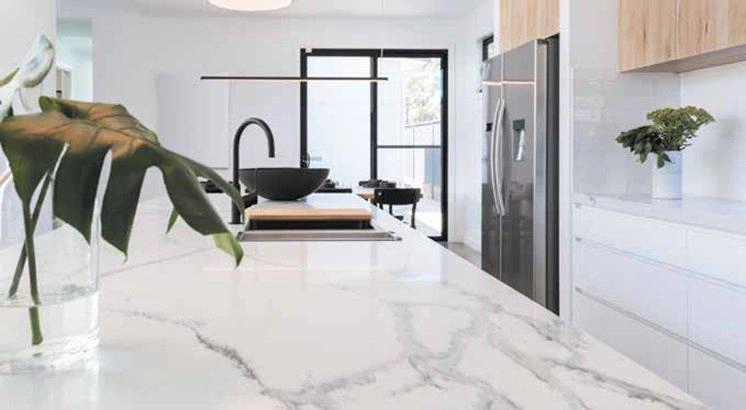 法国普罗旺斯-阿尔卑斯-蔚蓝海岸现代住宅综合体中的公寓