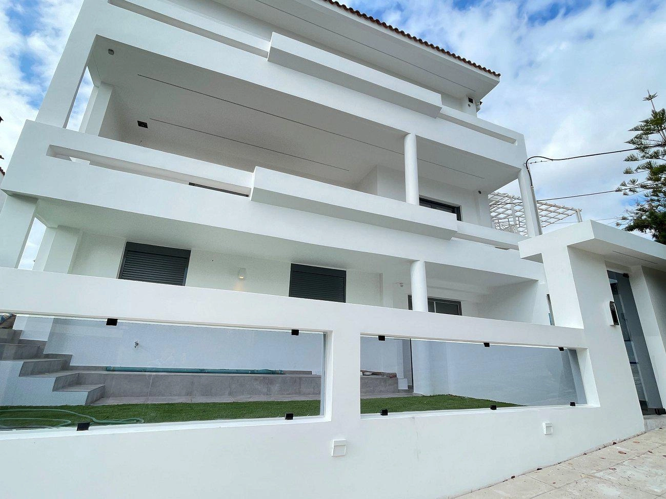 그리스 아티카 부울라(Voula) 해안 근처 저층 주거단지 내 아파트