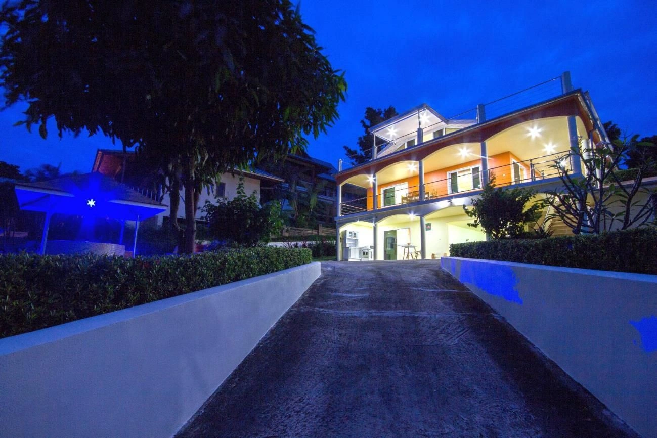 Panoramic villa 4+2 with large plot and swimming pool