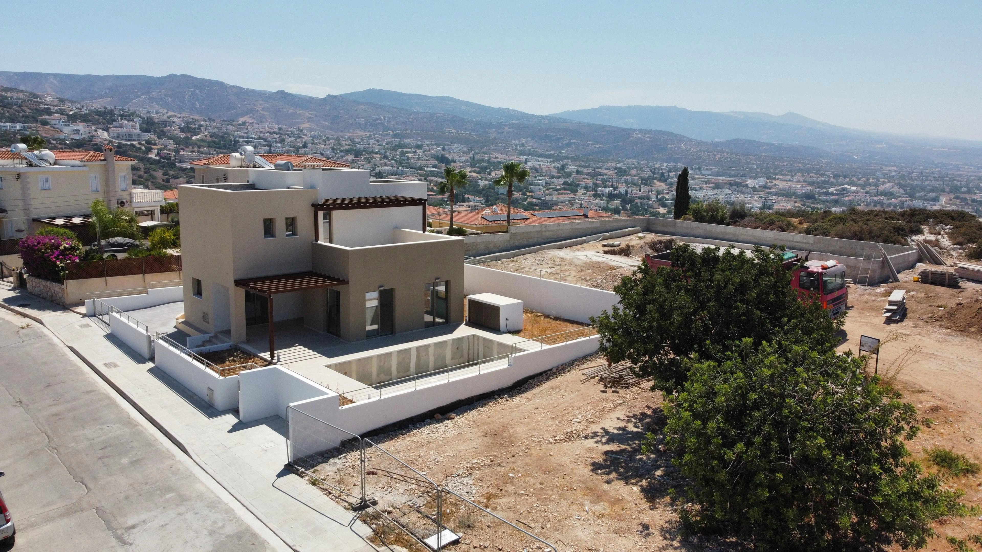 فيلات بمسابح وإطلالات بحرية بانورامية في بافوس، قبرص