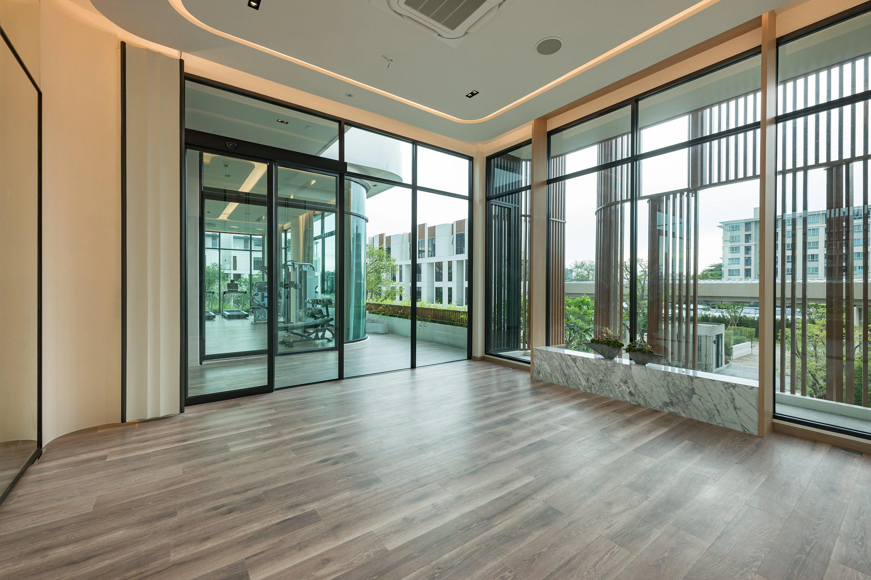 位于泰国曼谷现代住宅区的别墅