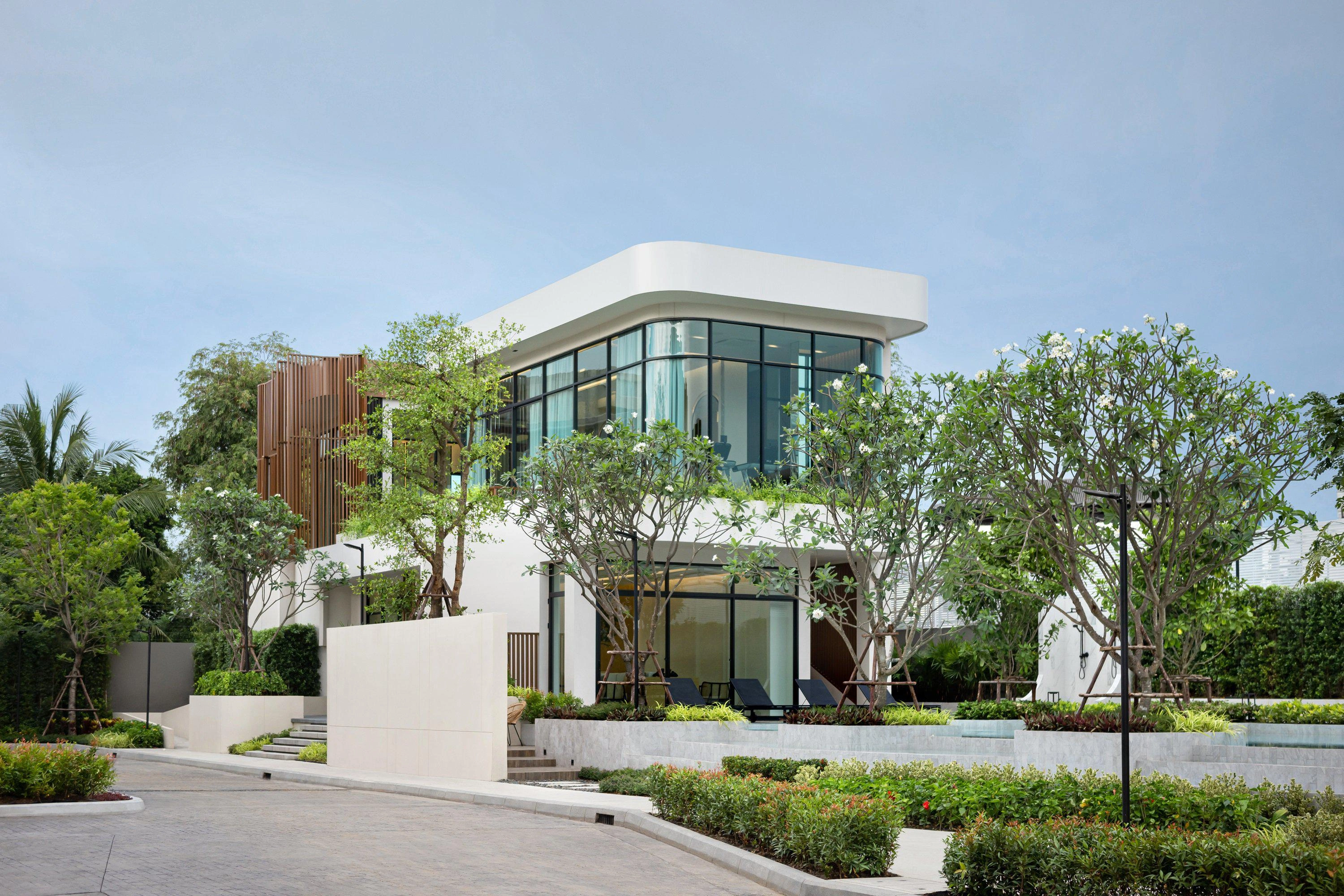 位于泰国曼谷现代住宅区的别墅