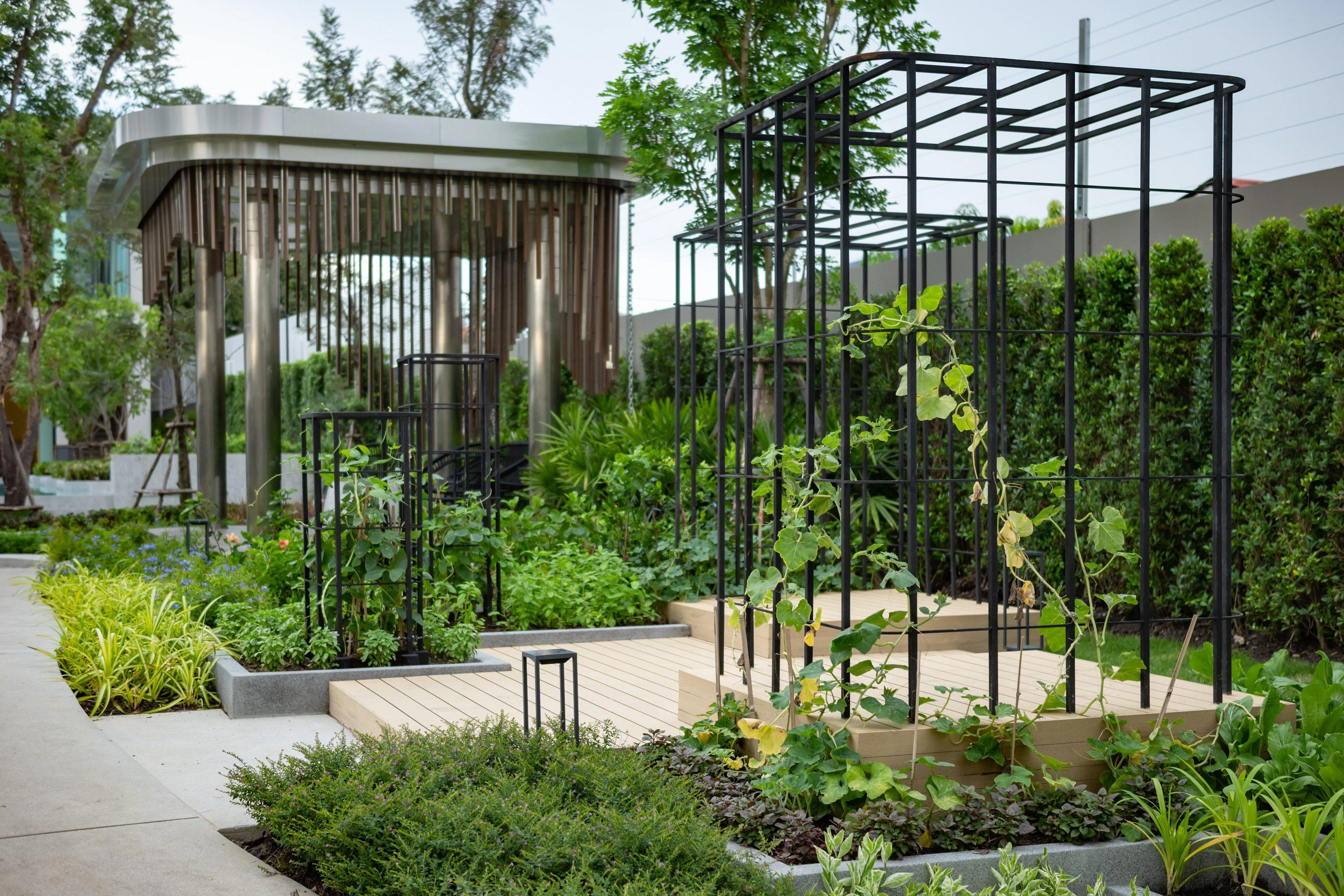 位于泰国曼谷现代住宅区的别墅