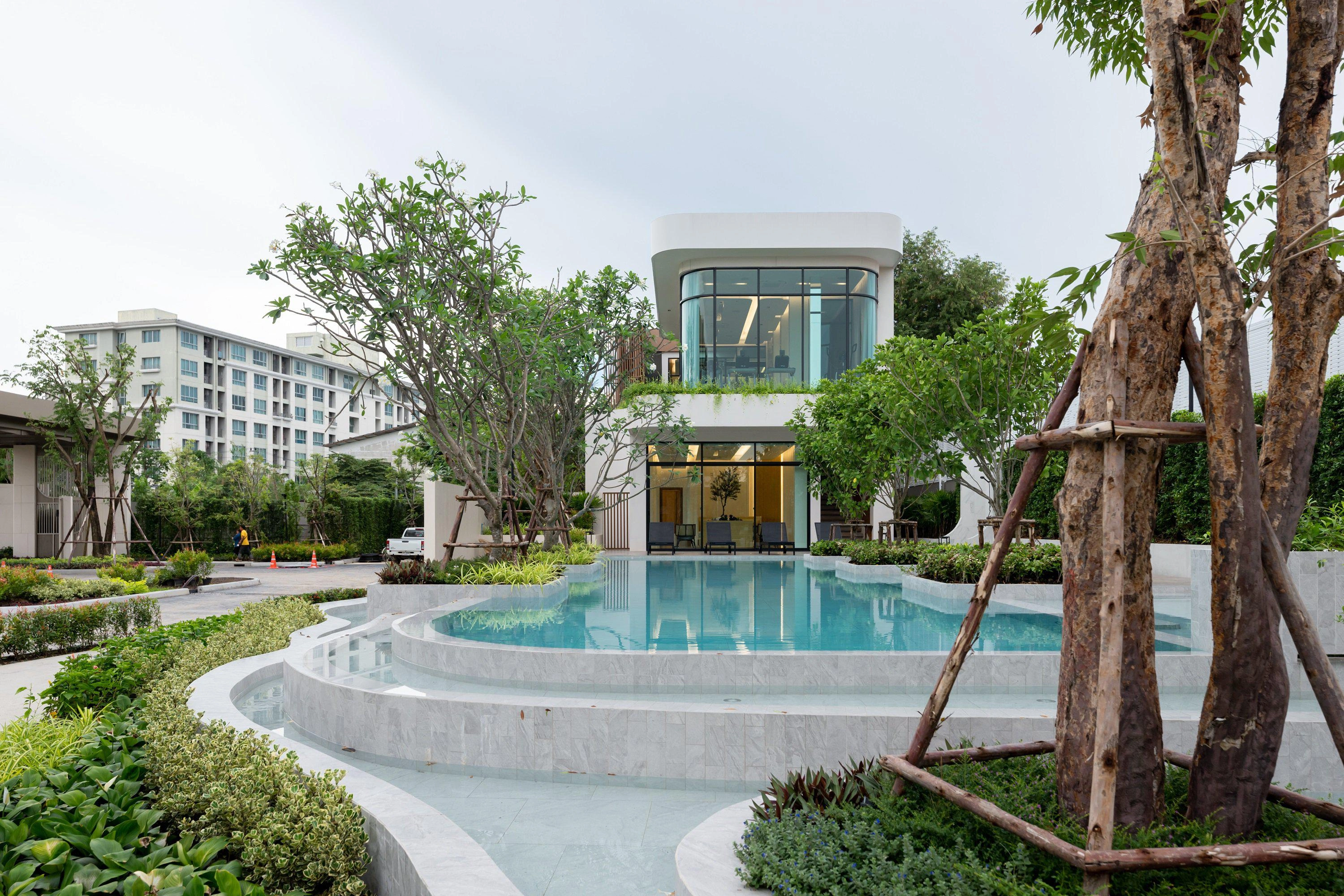 位于泰国曼谷现代住宅区的别墅