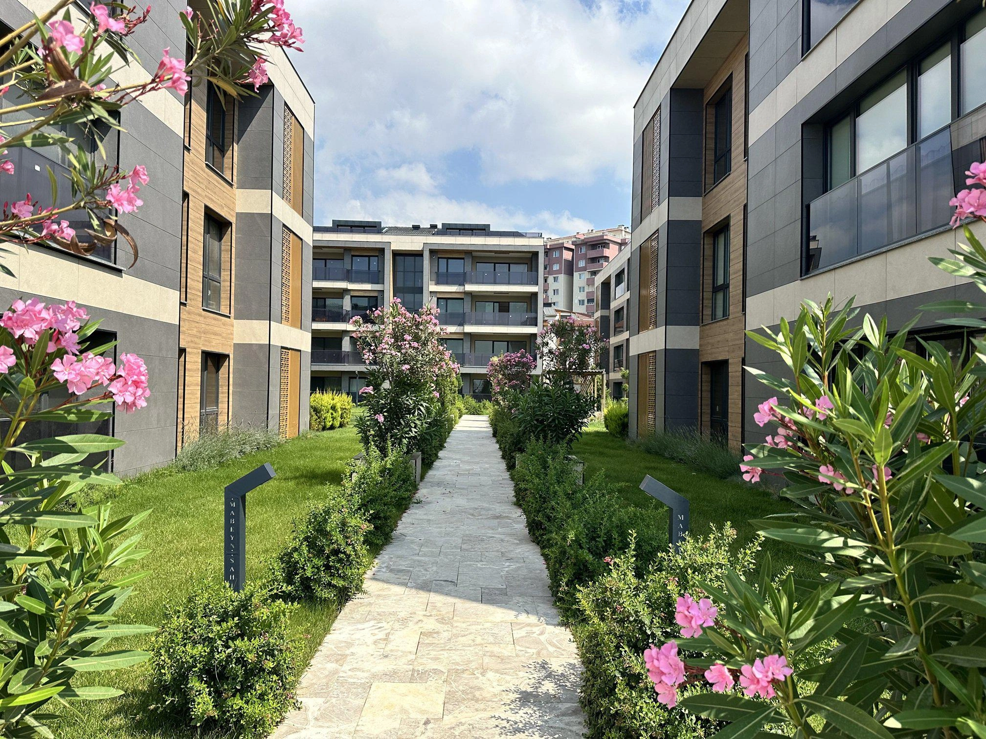 آپارتمان در یک مجتمع مسکونی نزدیک دریا در بیلیکدوزو، استانبول، ترکیه