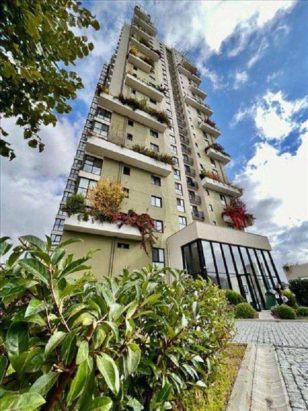 Apartamentos con piscina en Estambul, Turquía