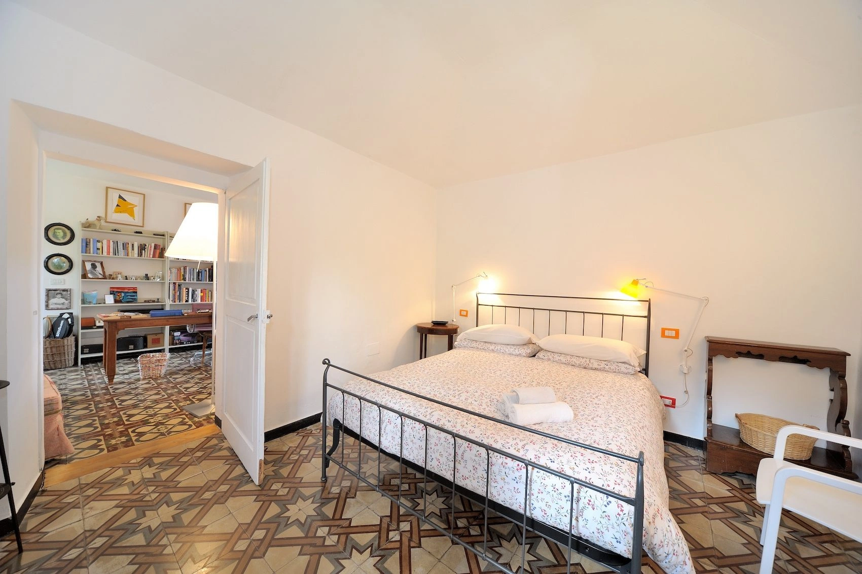 Magnificent three-story villa with sea view