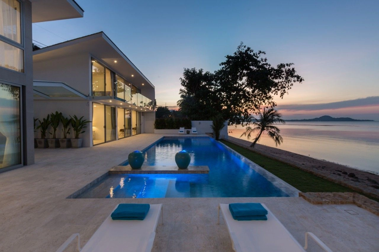 Incredible villa by the sea 3+1 with private pool