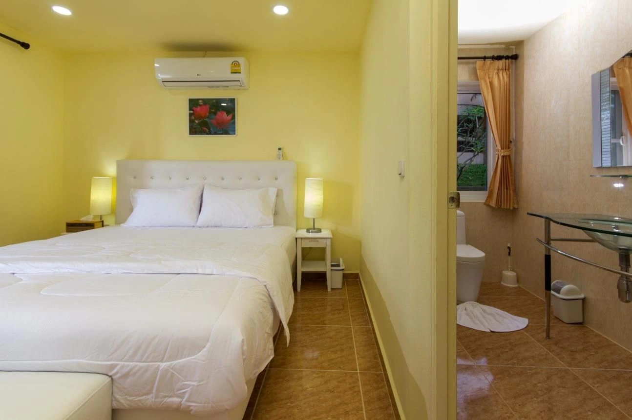 Panoramic villa 4+2 with large plot and swimming pool