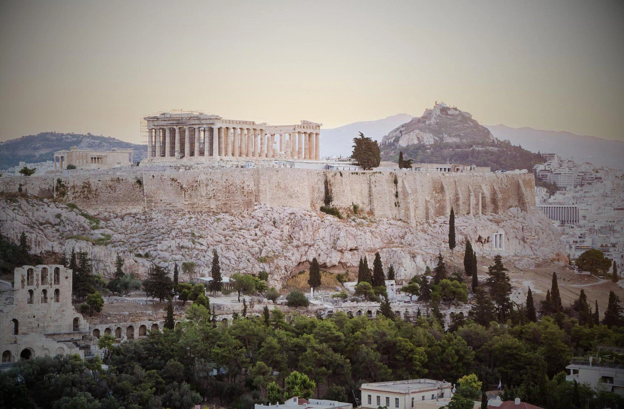 希腊阿提卡带家具的保证收益公寓