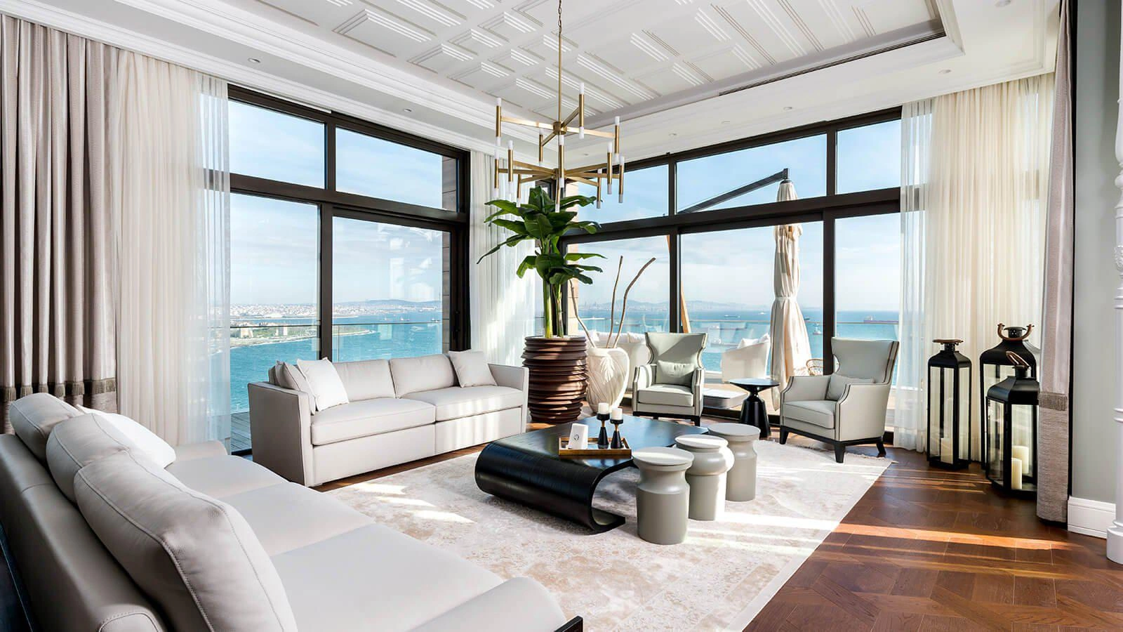 آپارتمانها در یک مجتمع مسکونی مدرن در استانبول، ترکیه