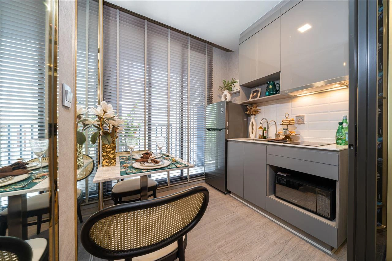 बैंगकॉक, थाईलैंड के एक आधुनिक आवासीय परिसर में अपार्टमेंट्स