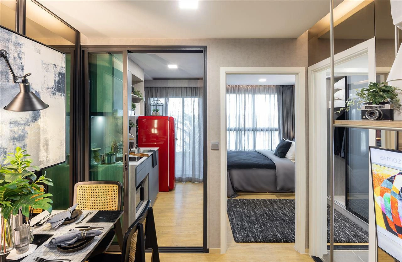 タイ・バンコクのモダンな住宅コンプレックス内のアパート