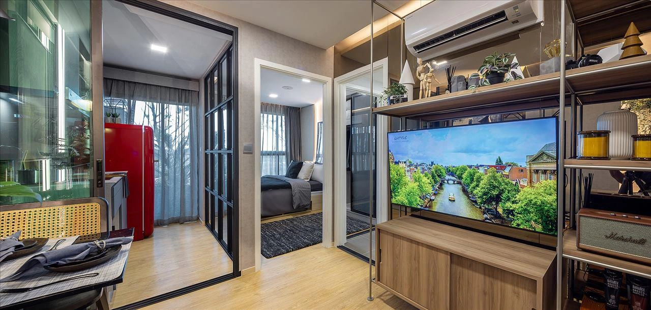 タイ・バンコクのモダンな住宅コンプレックス内のアパート