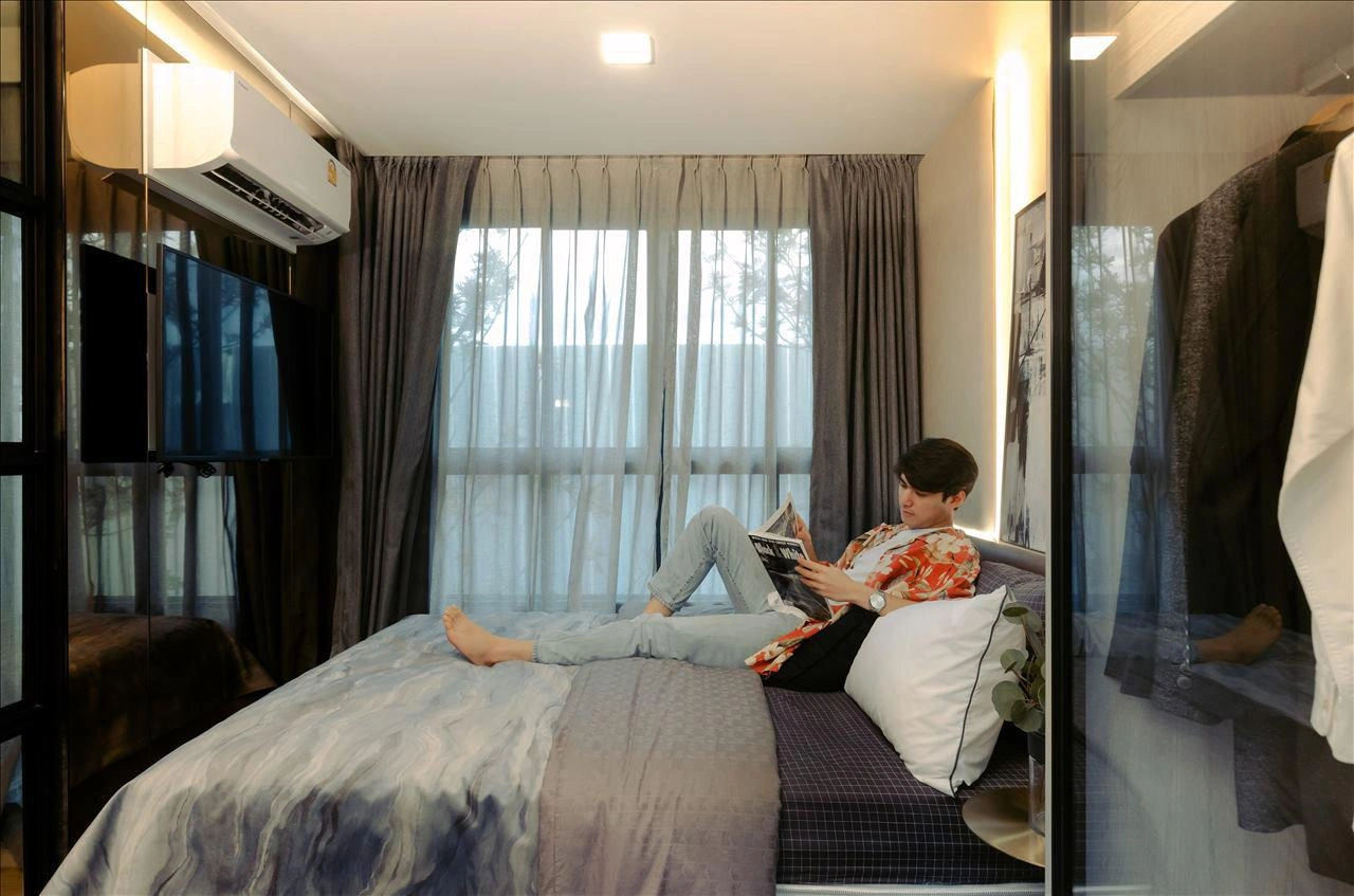 タイ・バンコクのモダンな住宅コンプレックス内のアパート