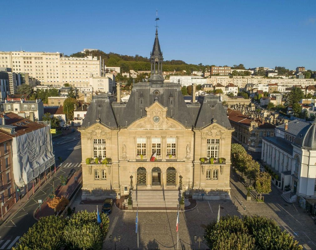 Apartments in a modern residential complex in Suresnes, France