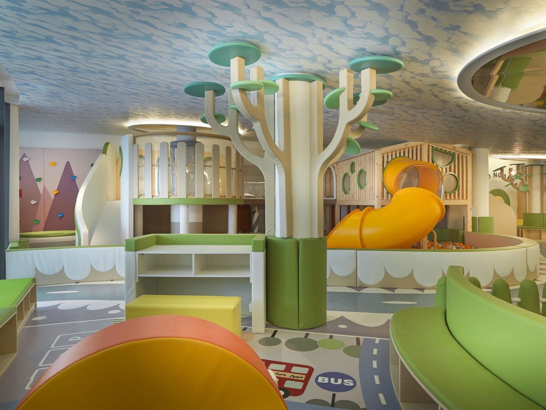 फुकेत, थाईलैंड में फर्निश्ड अपार्टमेंट्स — गारंटीकृत आय के साथ