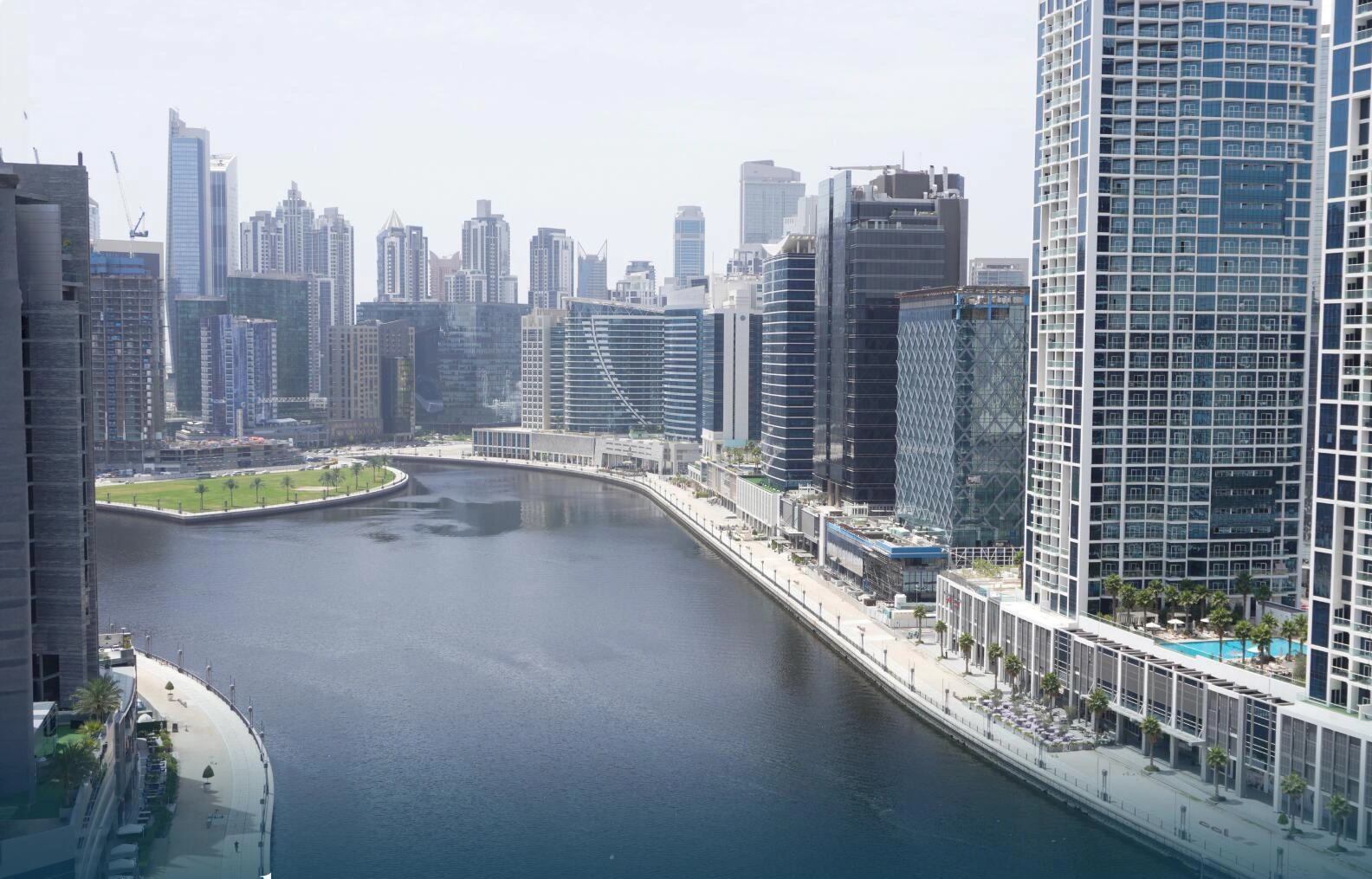 Birleşik Arap Emirlikleri, Dubai, Business Bay'de modern bir konut kompleksinde daireler