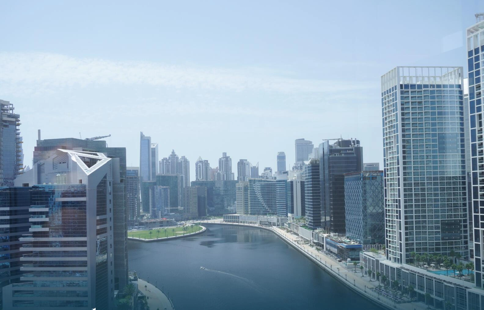 Birleşik Arap Emirlikleri, Dubai, Business Bay'de modern bir konut kompleksinde daireler