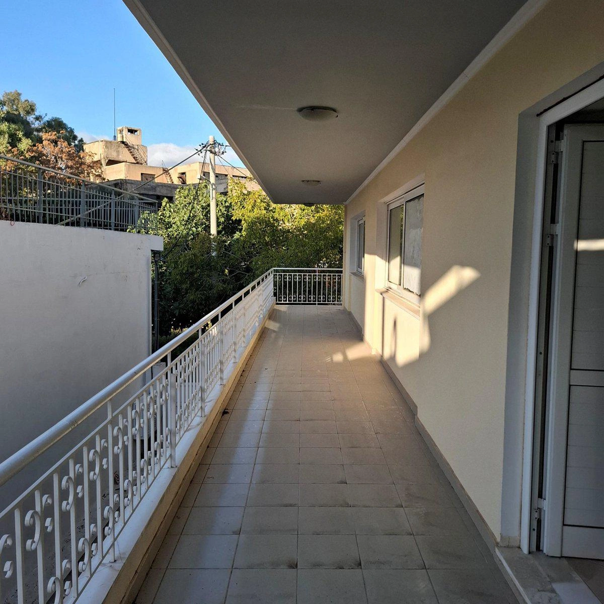 شقق في مجمَّع سكني حديث في أتيكا، اليونان