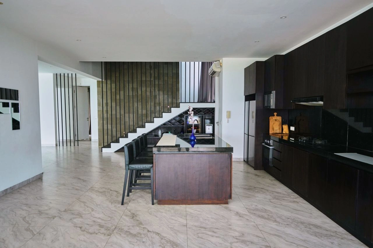 Two-storey villa of 716 m2 of space