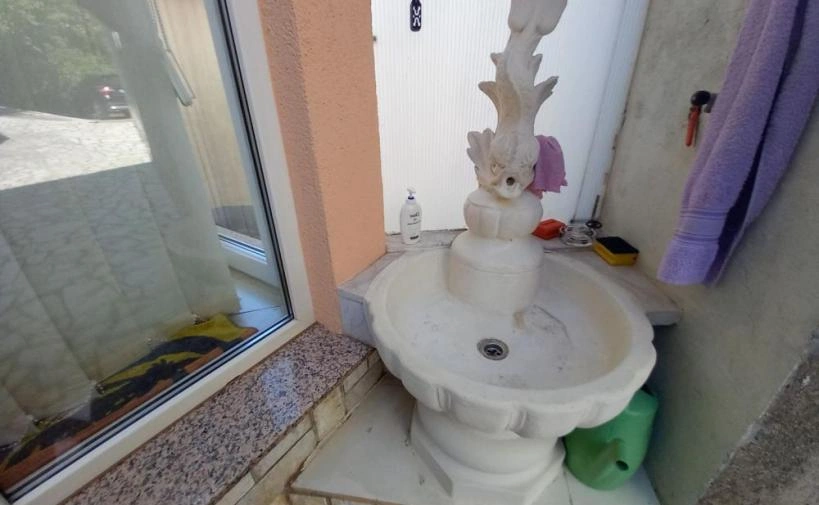 Gemütliches Doppelhaus in Brega, Matulli, mit herrlichem Meerblick.