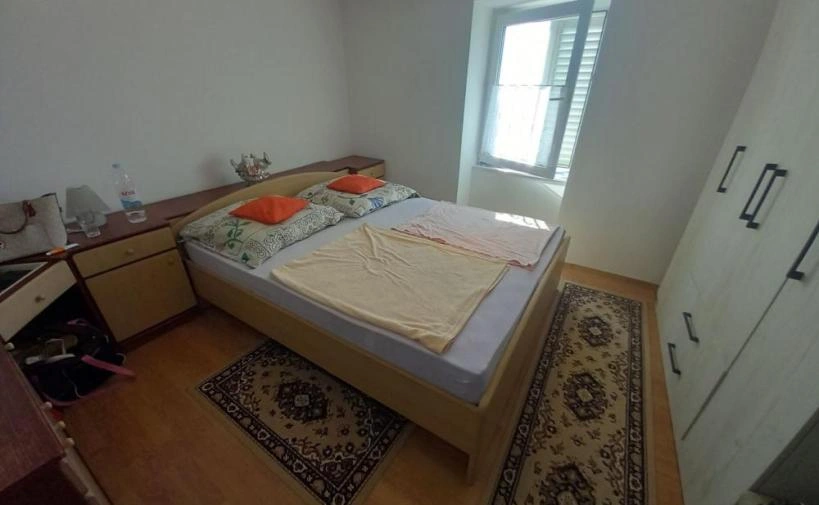 Gemütliches Doppelhaus in Brega, Matulli, mit herrlichem Meerblick.