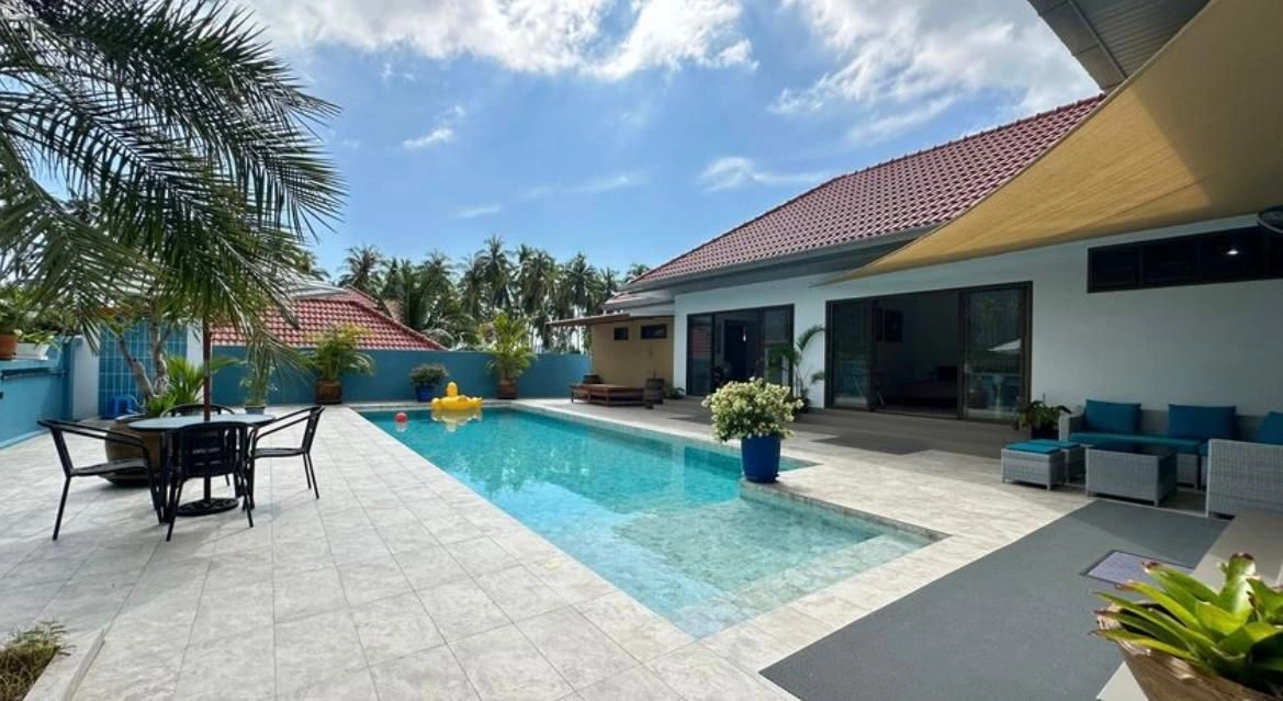 ویلا ۲+۱ جادار با استخر و باغ