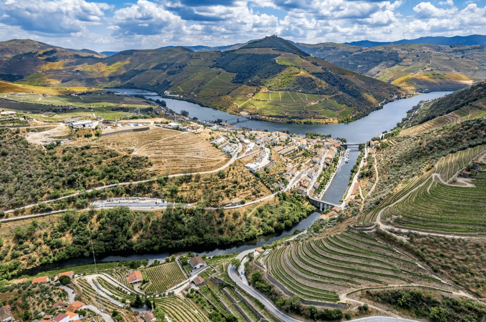 Farmhouse in the heart of the Alto Douro wine region
