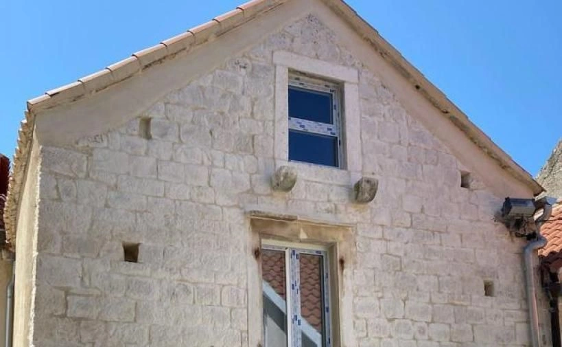 Stone house in Castel Stafilich 50 meters from the sea