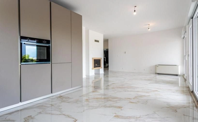 Квартира 2+1 на первой линии в Подстране, Хорватия