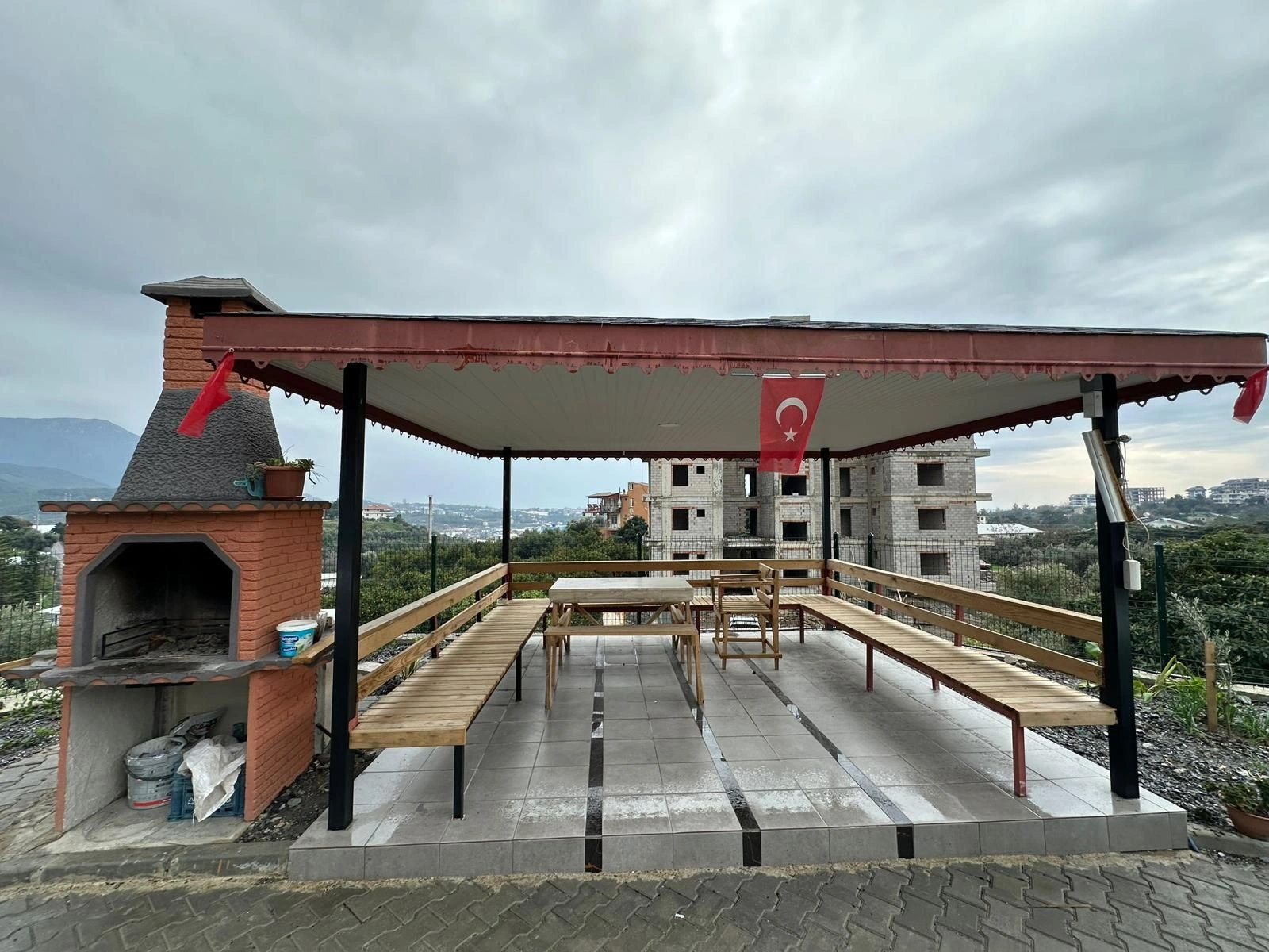 Appartement 2+1 avec vue sur la montagne dans le quartier d'Oba à Alanya