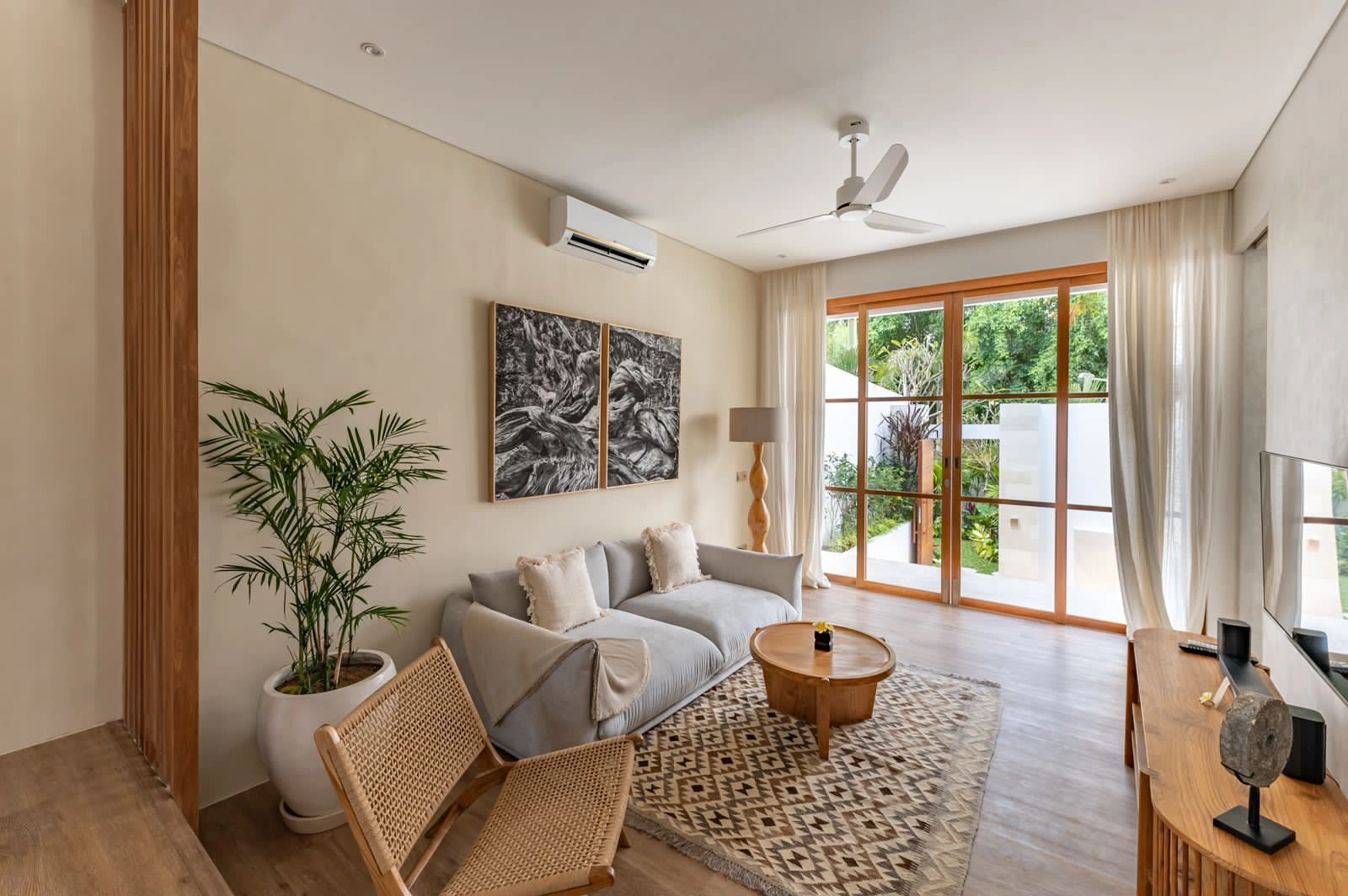 Very cozy 1+1 villa near the beach